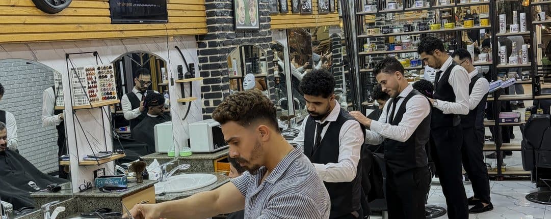 كباتن Memo أثناء العمل داخل أحد الفروع
